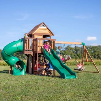 Aire de jeux en bois avec toboggan droit et tubulaire Cedar Cove Backyard